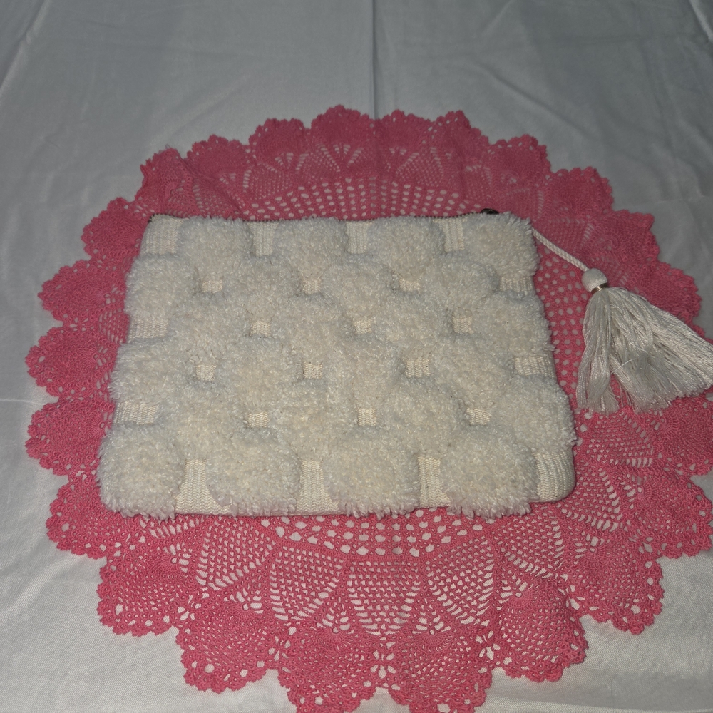 Universal Thread Ivory Textured Clutch. OOCP